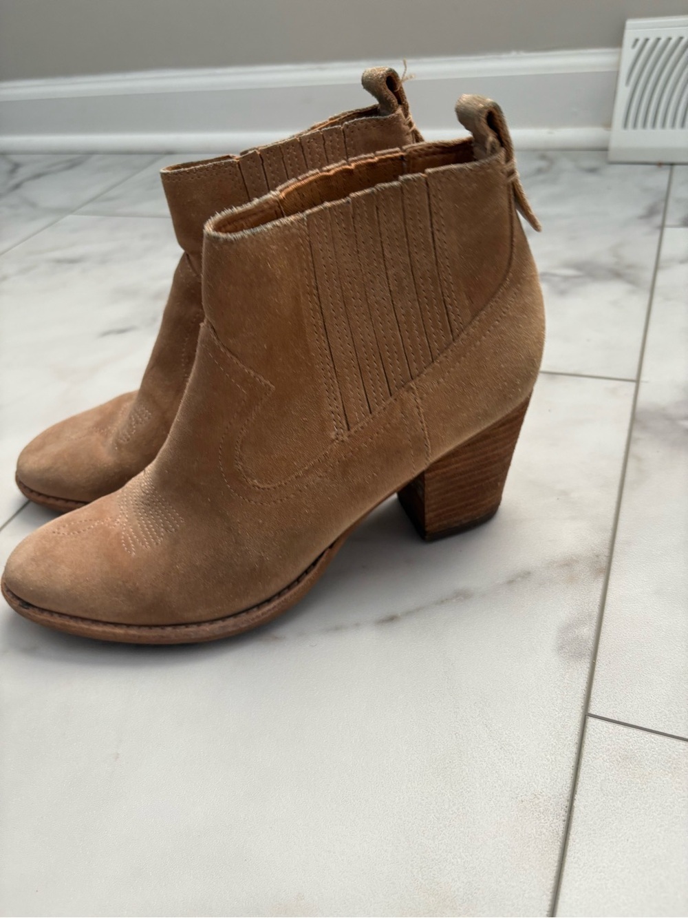 Dolce Vita Suede Tan Ankle Booties - Picture 5 of 7